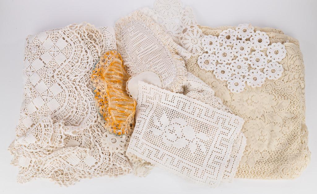Vintage Doilies & Table Cloths: Total of 16 vintage pieces that includes 14 doilies and 2 table cloths. See photos.
