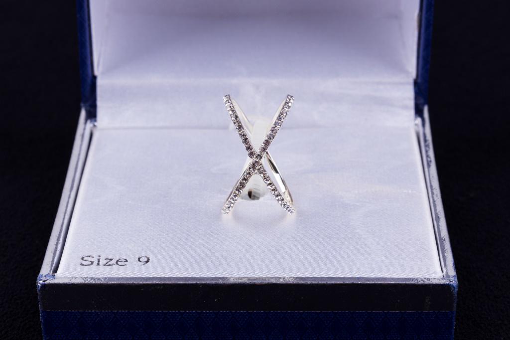 Swarovski Crystals Ring (1 of 3)