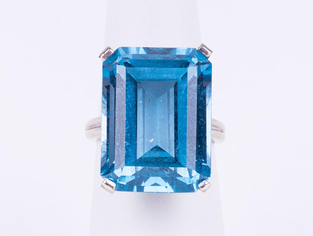 14k Gold Blue Topaz Ring (1 of 5)