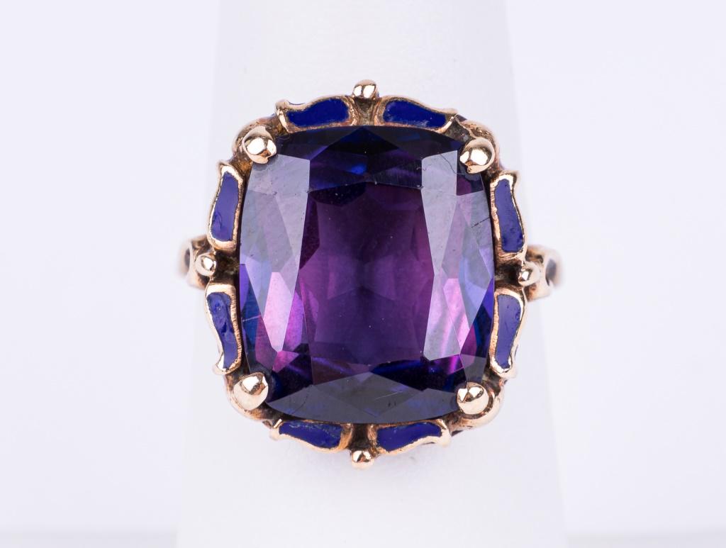 10K Gold Sapphire Ring (1 of 7)