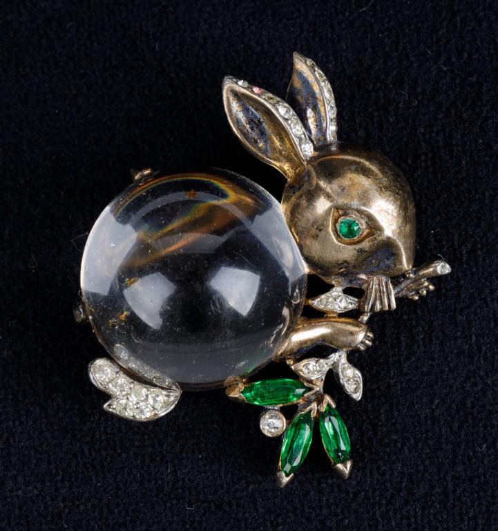 Crown Trifari Sterling Jellybelly Rabbit Brooch: Early Crown Trifari Alfred Philippe large sterling silver / clear Jellybelly rabbit brooch with green and clear stones.