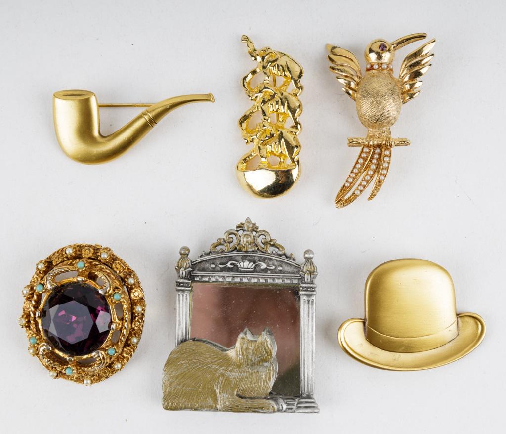 Vintage Designer Jewelry Brooches (6): Lot of 6 vintage designer brooches including names such as AIC (2), JJ and Les Bernard. All others are unmarked.