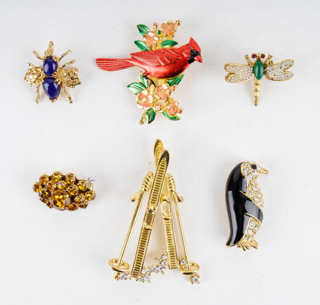 Vintage Designer Jewelry Brooches (6): Lot of 6 vintage designer brooches including a BSK dragonfly, JJ cardinal and all other unmarked including a bee and skis amongst others.