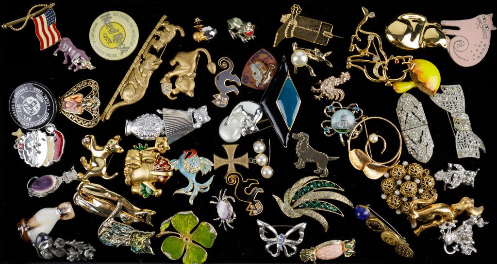 Vintage Brooch Collection: Large Variety of pins and brooches. Rhinestone Duette clip/pin, animal, floral, gold silver tone and more.