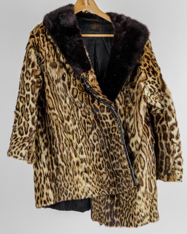 Early Vintage Fur Coat (1 of 3)