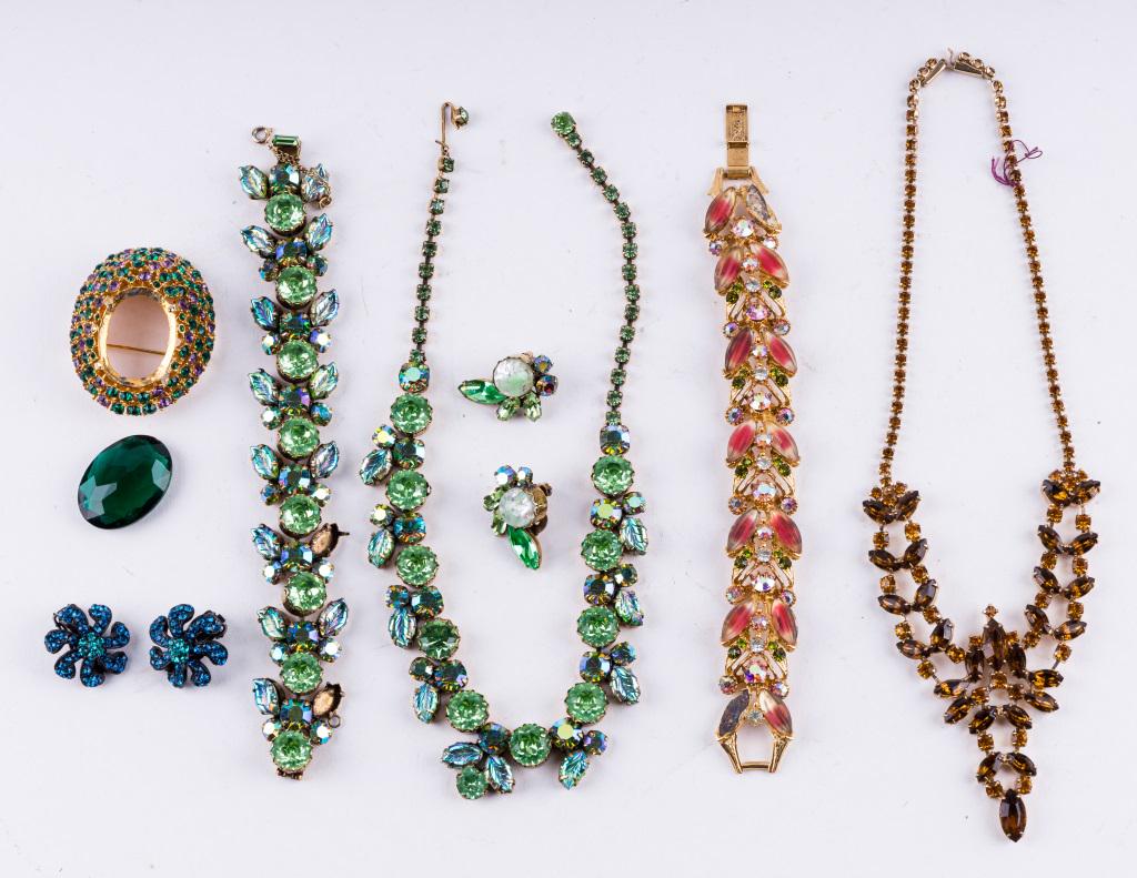 Outstanding Early Jewelry Collection (1 of 5)