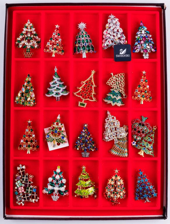Vintage Estate Christmas Brooch Collection (1 of 3)