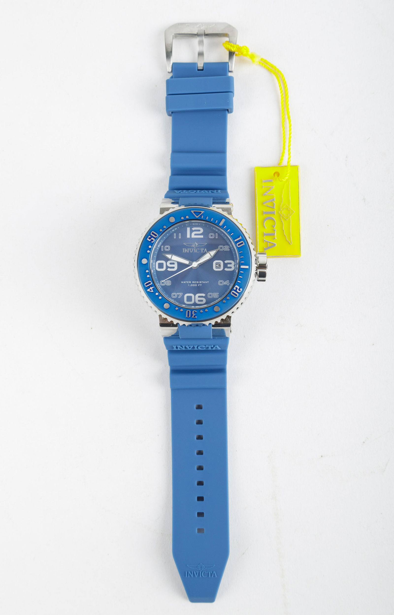 Invicta Men's Pro Diver Watch (NEW): Invicta blue men's pro diver watch (model 21519) is new with original case. Watch has not been tested. See photos.