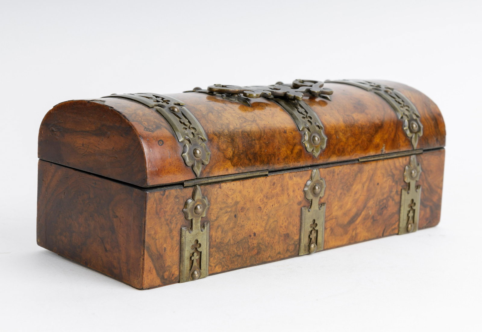 Rare Howell James & Co Ornate London Box: Very early Howell James & Co London circa 1800's travel burl wood box with original ornate fittings and key. Early as found beautiful wood condition lining original, needs repair, otherwise excellent.