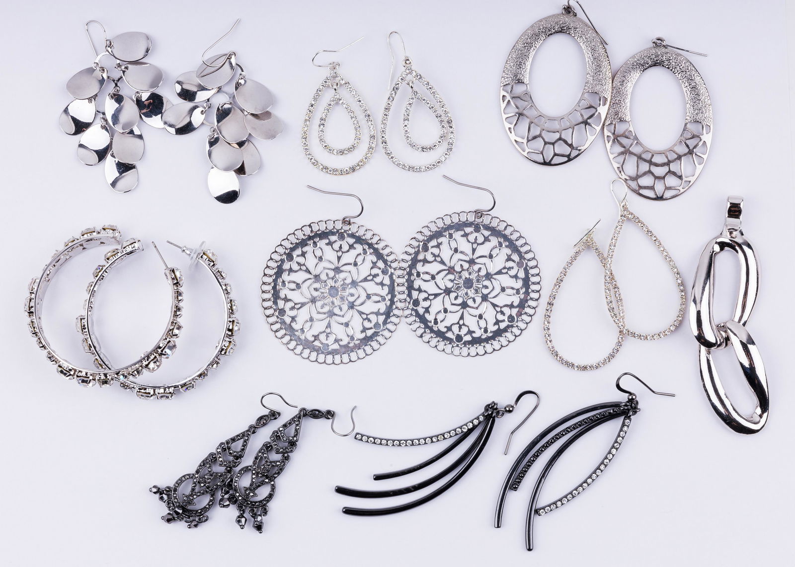 Silver Tone Costume Jewelry (1 of 4)