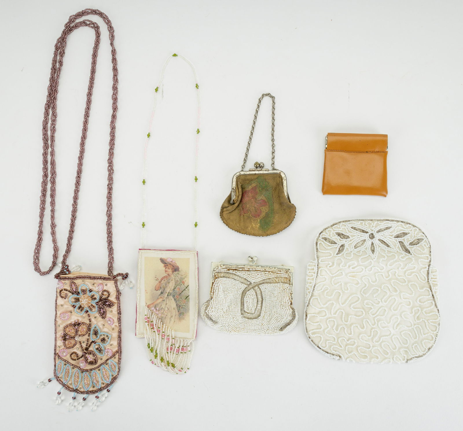 Walborg & Other Beaded Purses (1 of 3)