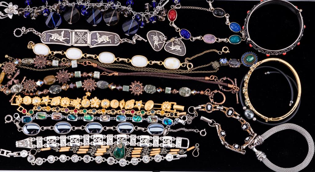 Costume Jewelry Bracelets & Necklaces (1 of 5)