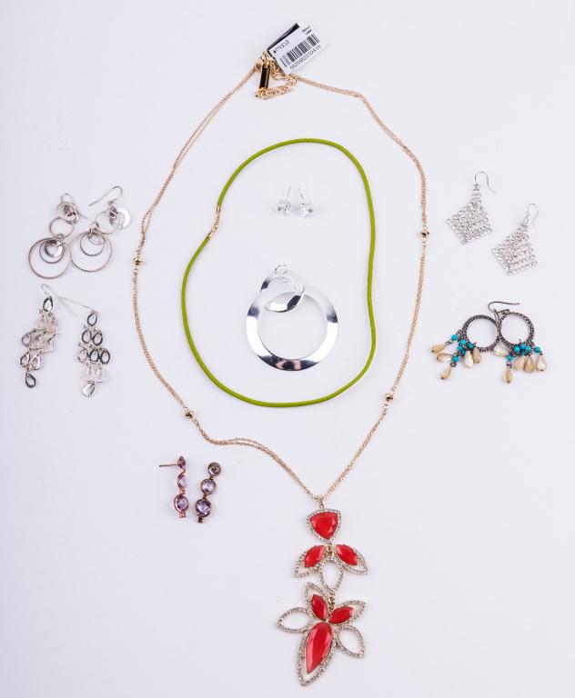 Sterling Silver & Costume Jewelry (1 of 5)