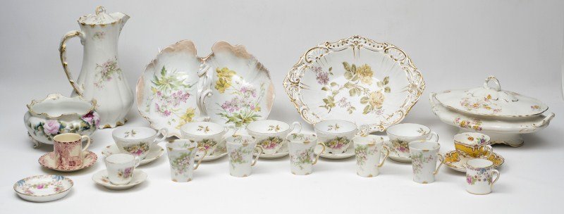 Continental Porcelain: Over fifteen pieces of Continental porcelain including Limoges, plate bone china and German china