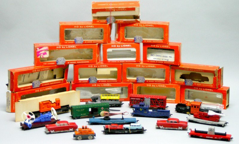 HO Lionel Train lot: 0834-1Poultry car; 0068 Executive inspection car; 0880-Pa scale work train searchlight car; 0819-275 Chesapeake and Ohio work caboose; 0872-200- Railway express refrigerator car; 0805-1- Radioactive w