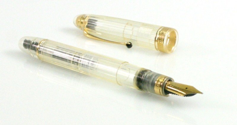 Omas Ogiva Vision Fountain Pen: Cased Ogiva vision fountain pen