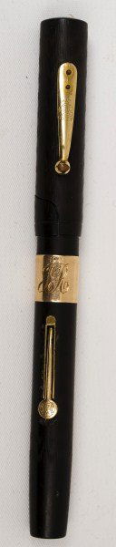 Waterman's Ideal Fountain Pen 14k: Waterman's Ideal fountain pen with 14k clip and ring; has crack to lid
