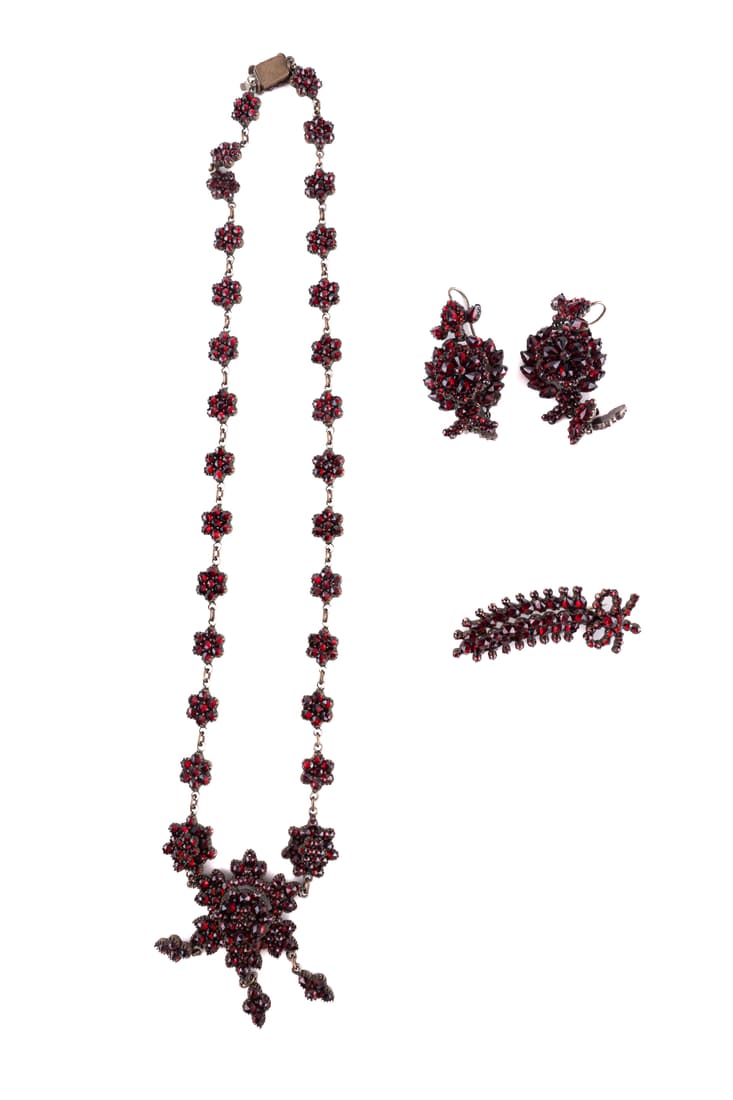 Antique Garnet Necklace, Earrings & More (1 of 5)