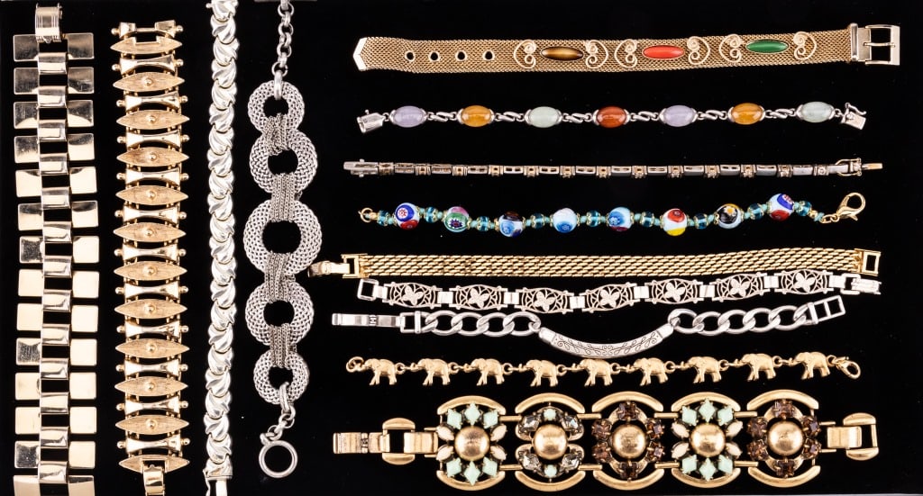 Sterling, Silver Tone, Gold Tone & More Jewelry (1 of 5)