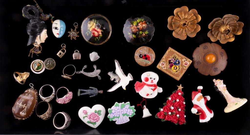 Brooches, Rings, Holiday, Carved & More Jewelry (1 of 4)