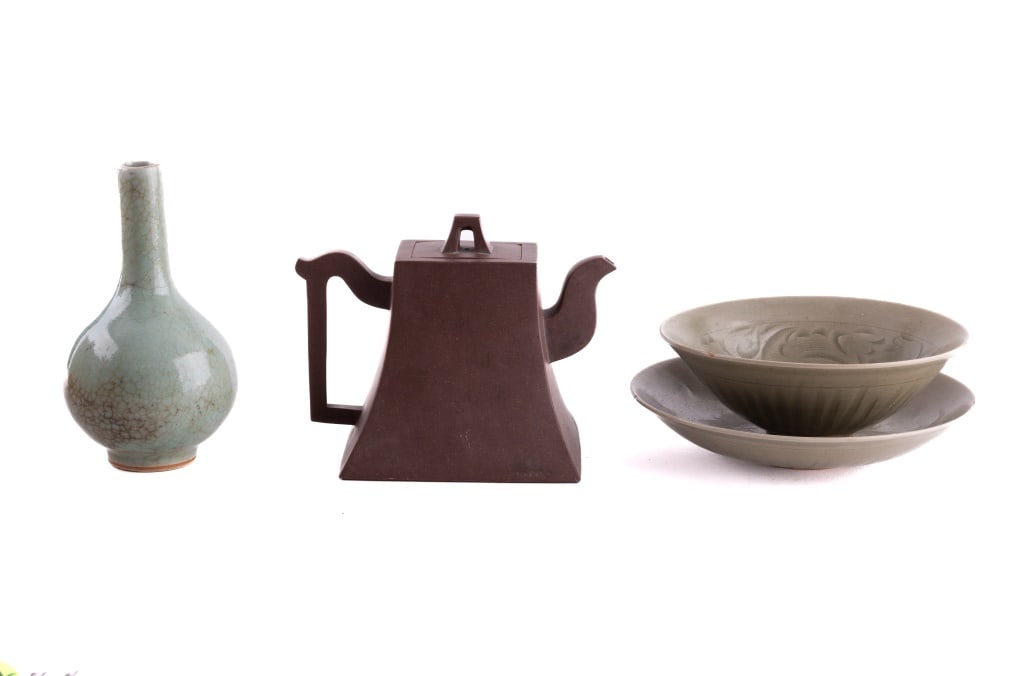 Chinese Geometrical Teapot, Vase, Plate, Bowl (1 of 7)