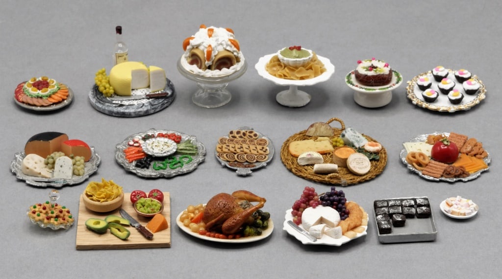 Desserts & Platters Dollhouse Miniatures (1 of 6)
