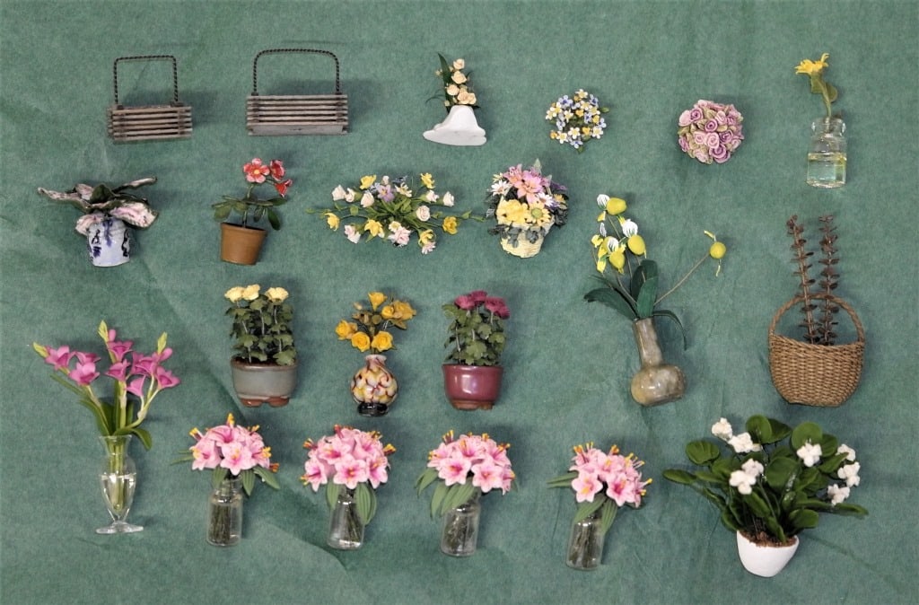 Small Plants & Floral Arrangements Miniatures (1 of 6)