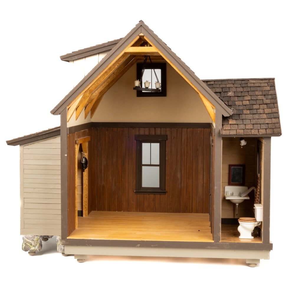 Country Cottage Dollhouse Auction