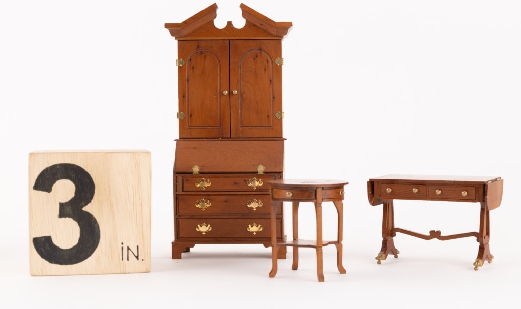 Paul-Ki-Kydd Secretary & Tables Miniatures (1 of 7)