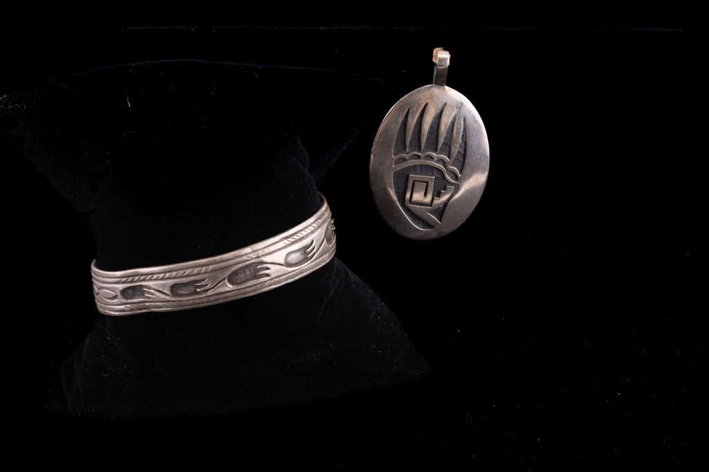 Vintage Native American Early Sterling Jewelry (1 of 5)