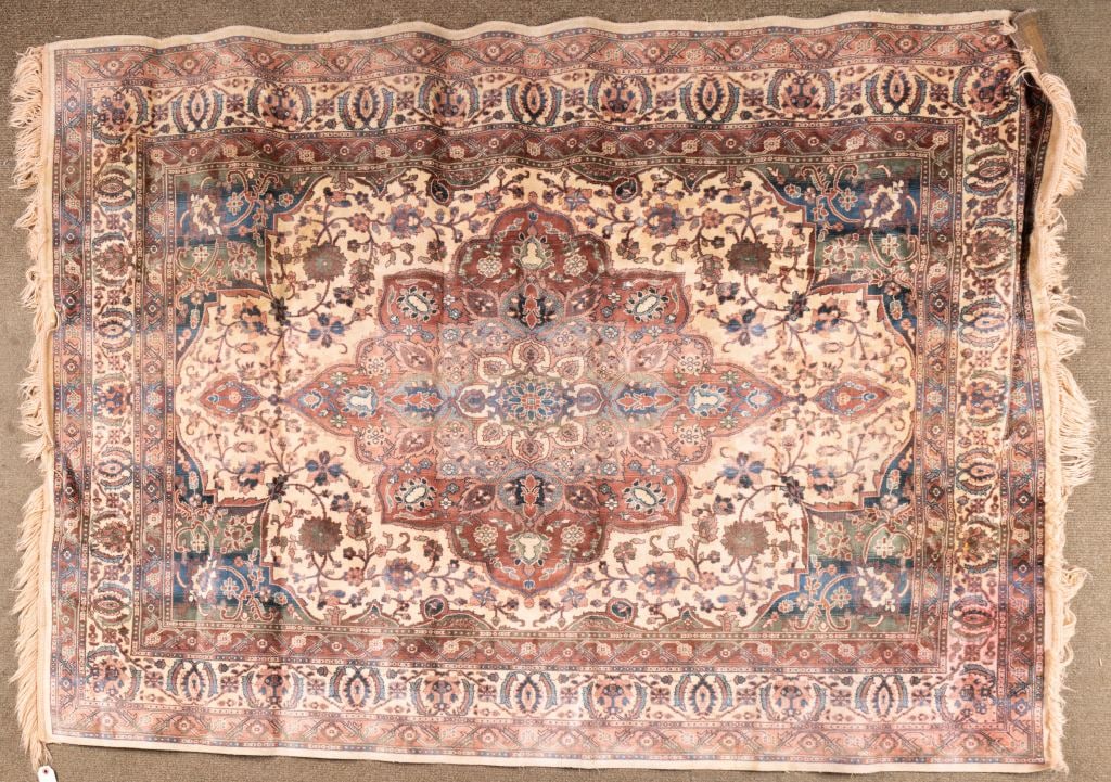 Machine Made Oriental Style Area Rug (1 of 4)