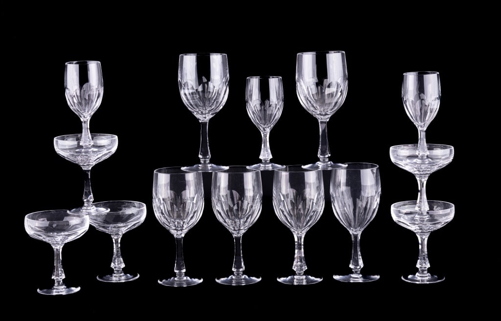 Crystal Cocktail, Cordial & Water Stemware Glasses: Six water glasses 7.5" H, five cocktail glasses and 3 cordial glasses. Good condition.