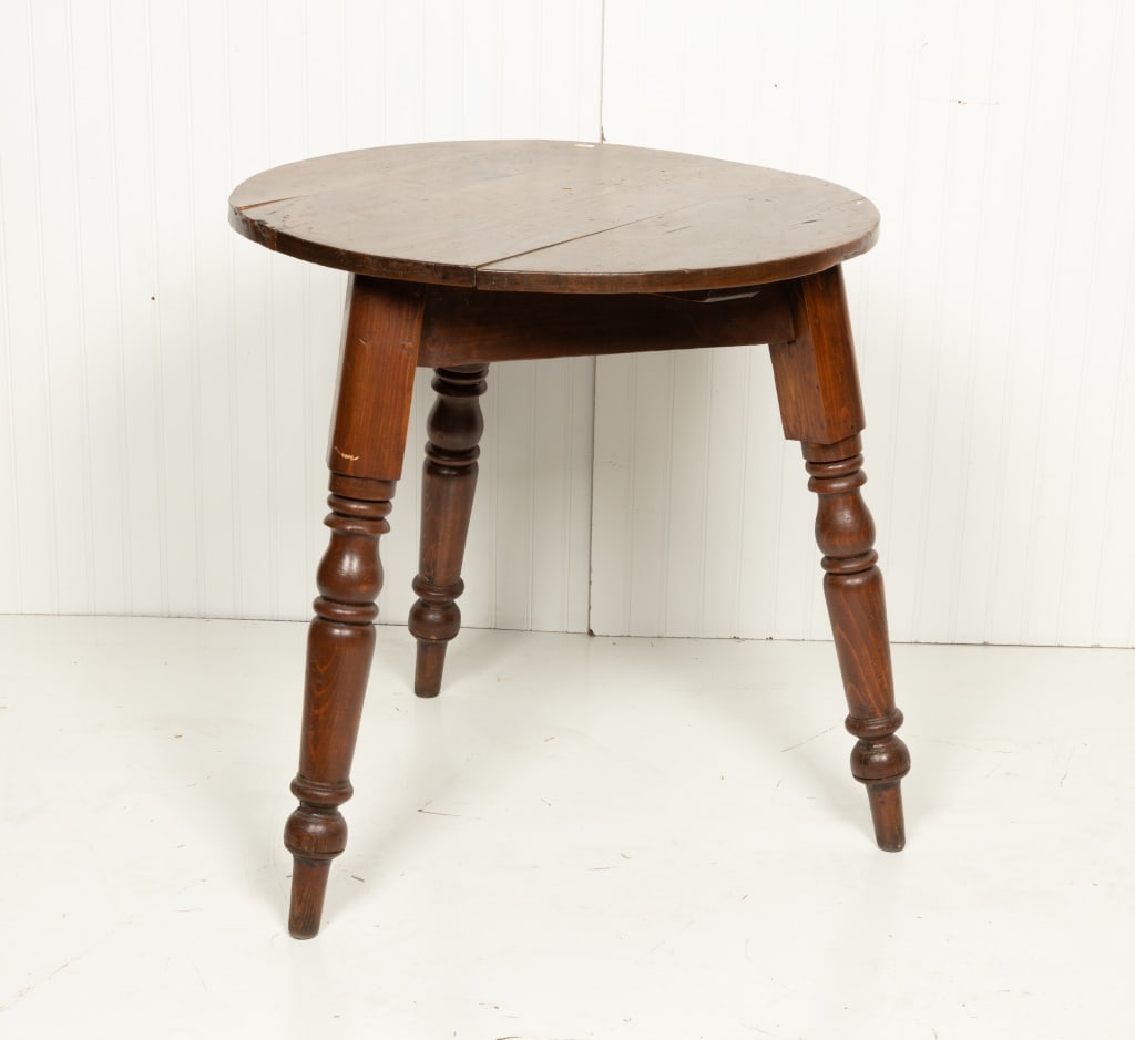 Antique Bistro Table: Approx 29" H x 28" dia.