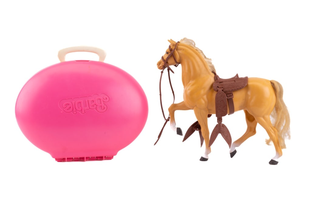 Rare Barbie Vintage Makeup Case & 12" Horse (1 of 3)