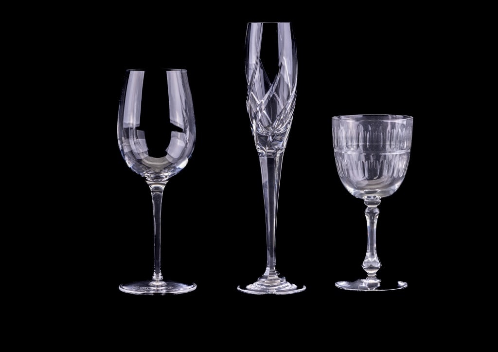 Cut Crystal Stemware: Cut crystal stemware includes 12 piece wine set, 2 champagne flutes and 4 crystal stemware wines