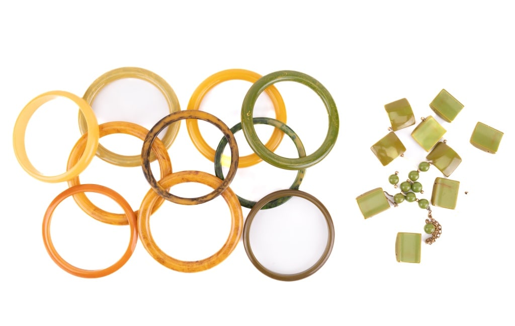 Bakelite Vintage Bangle Bracelets (10) (1 of 8)