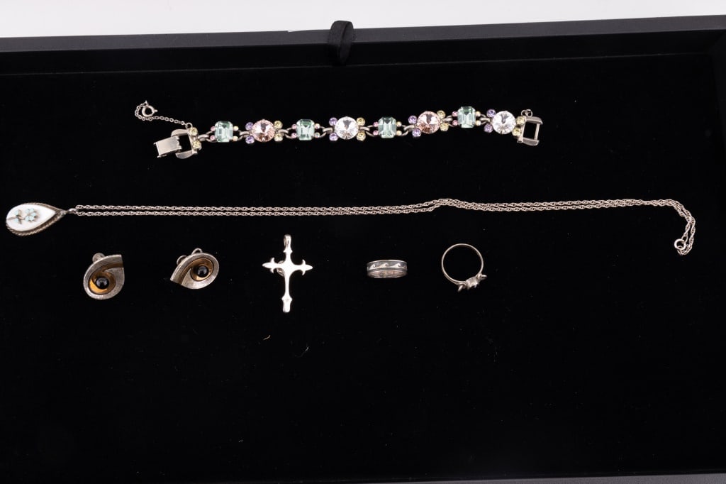 Sorrelli, MOP, Amber & Other Jewelry (1 of 7)