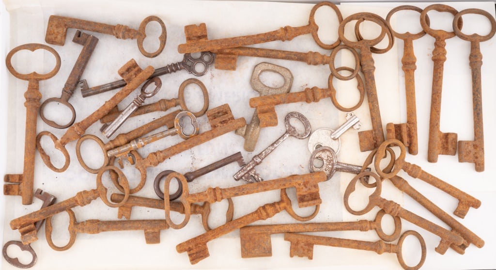 Vintage Skeleton Keys (32) (1 of 4)