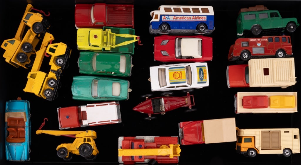 Vintage Diecast Matchbox Cars: Lot of 20 vintage diecast Matchbox cars. See photos.