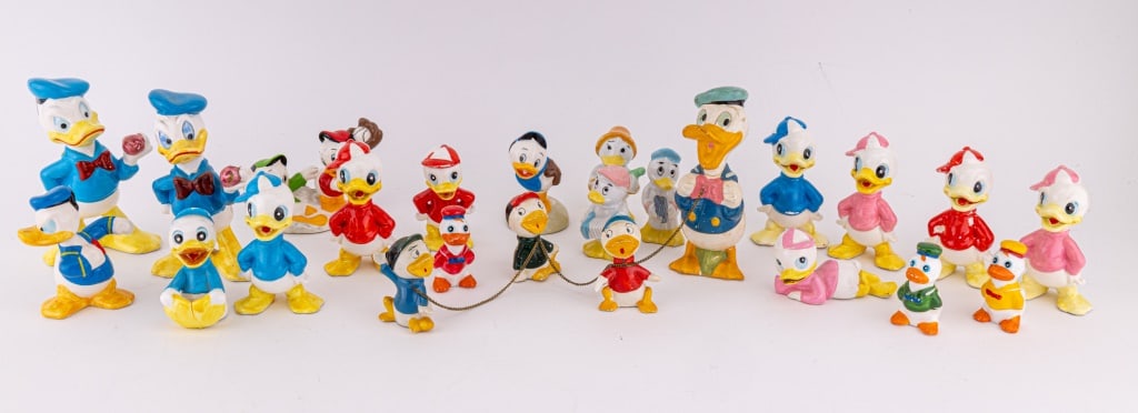 Vintage Donald Duck Figurines (24) (1 of 7)