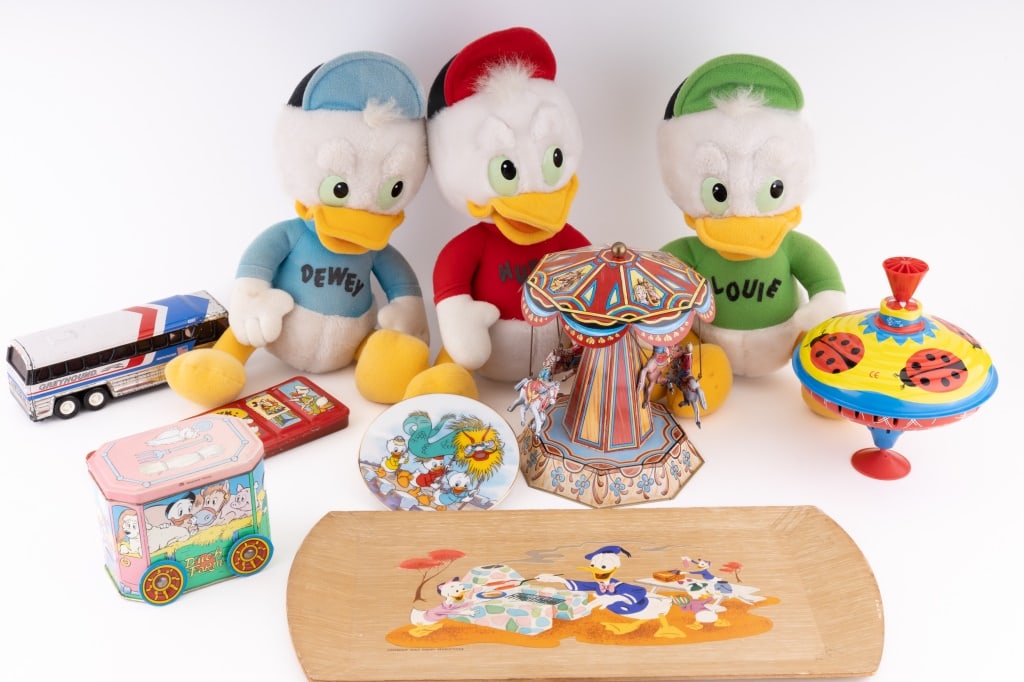 Donald Duck, Tin Litho & More Vintage Toys (1 of 8)