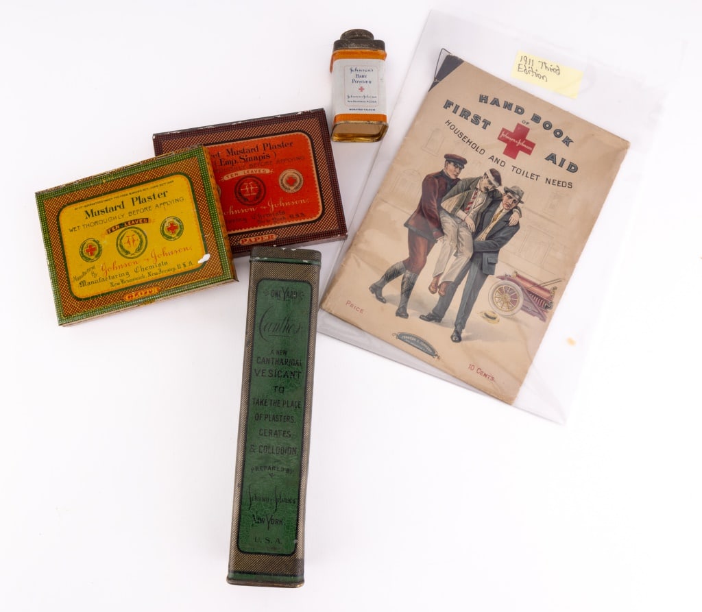 Antique Johnson & Johnson Tins & First Aid Book (1 of 8)