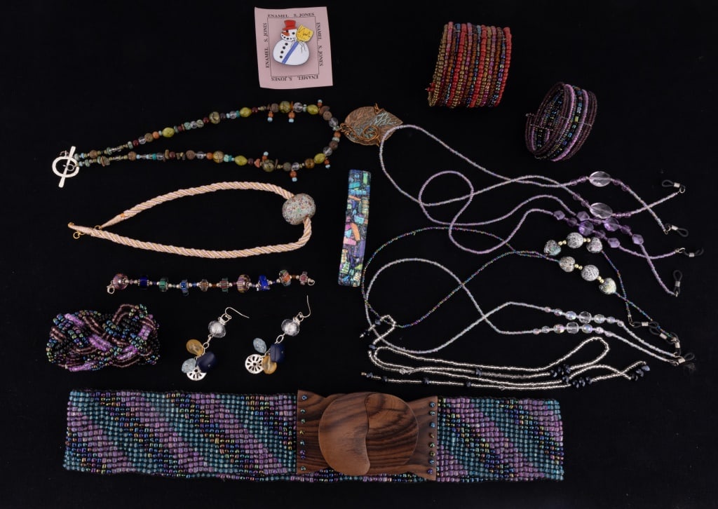 Vintage Bead & Glass Jewelry (1 of 5)