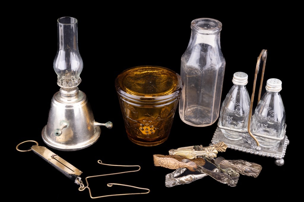 Antique Advertising, Glass & More: Rare Heinz "error in spelling" bottle 1891 with reversed "N", advertising chocolate spoons(Page & Shaw Boston, Zimmerman's Harrisburg PA, Sparrow's Boston, Fenway Boston, Apollo Chocolates), miniature