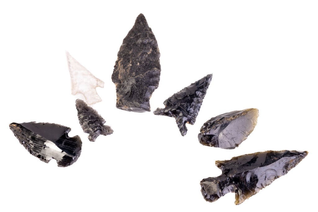 Pacific Northwest Obsidian & Quartz Arrowheads (7): Seven arrowheads made of obsidian and quartz, possibly from the area of the Snake River. (From the direct descendants of Baynard & Mary Gibson Henry. Both were prominent figures and contributors in Ph