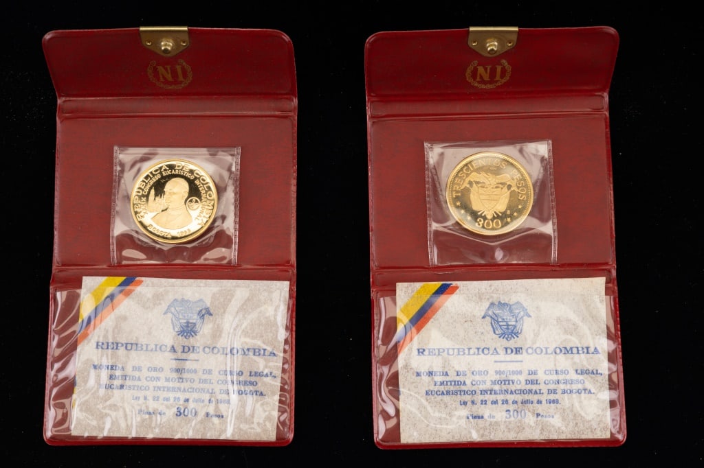 Colombian 300 Peso Gold Coins (1 of 6)