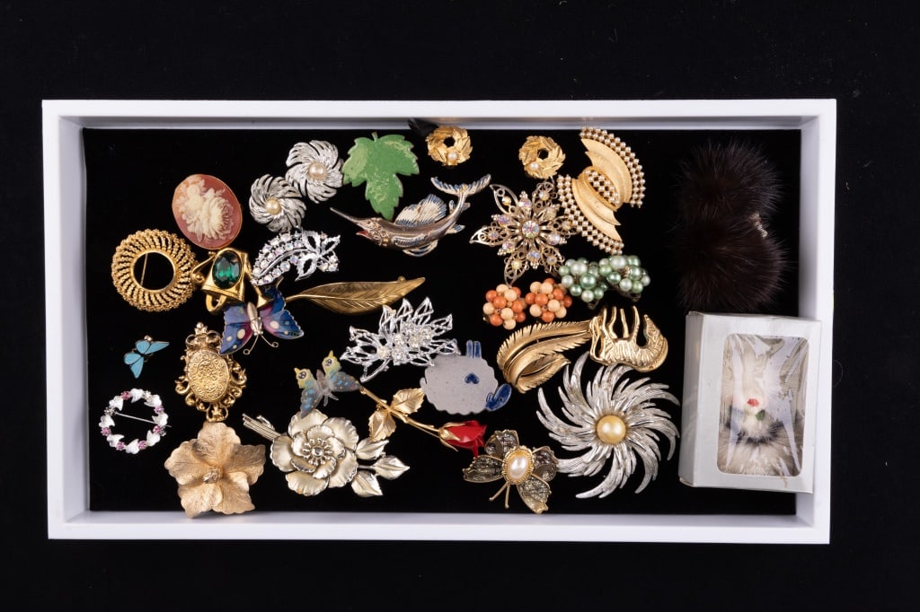Vintage Estate Brooch Collection (1 of 7)
