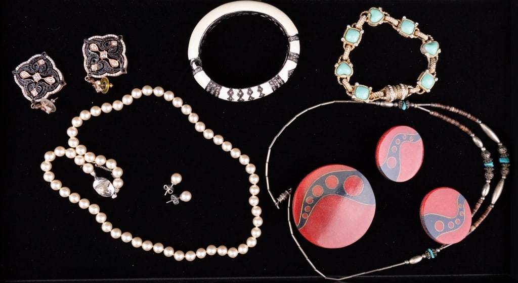 Majorica Pearls & Vintage Jewelry (1 of 12)