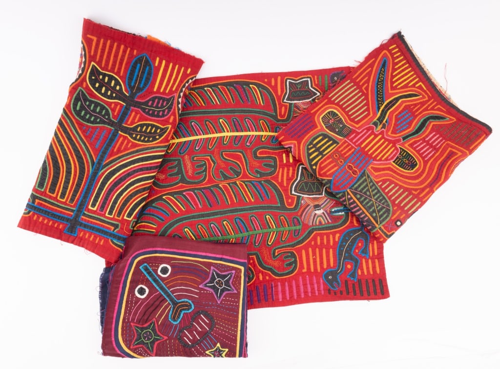 Vintage Hand Embroidered Cuna Indian Molas (4): Four 1960s molas, hand made artwork with patterns on fabric made by the Kuna / Cuna Indians of the San Blas islands of Panama in Central America. Average size is approx 16" x 14". Designs include star