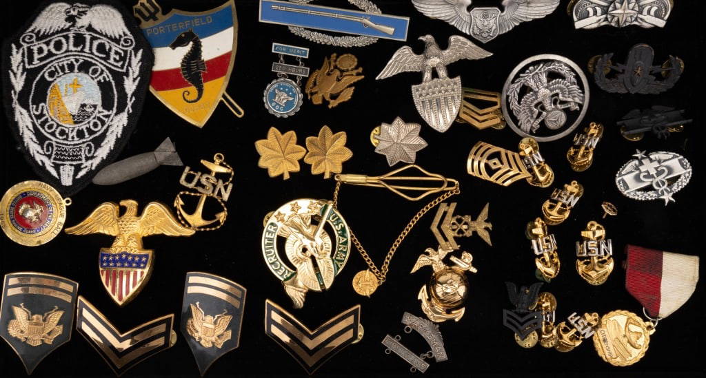 Military Medals, Pins, Badges & Patches Auction